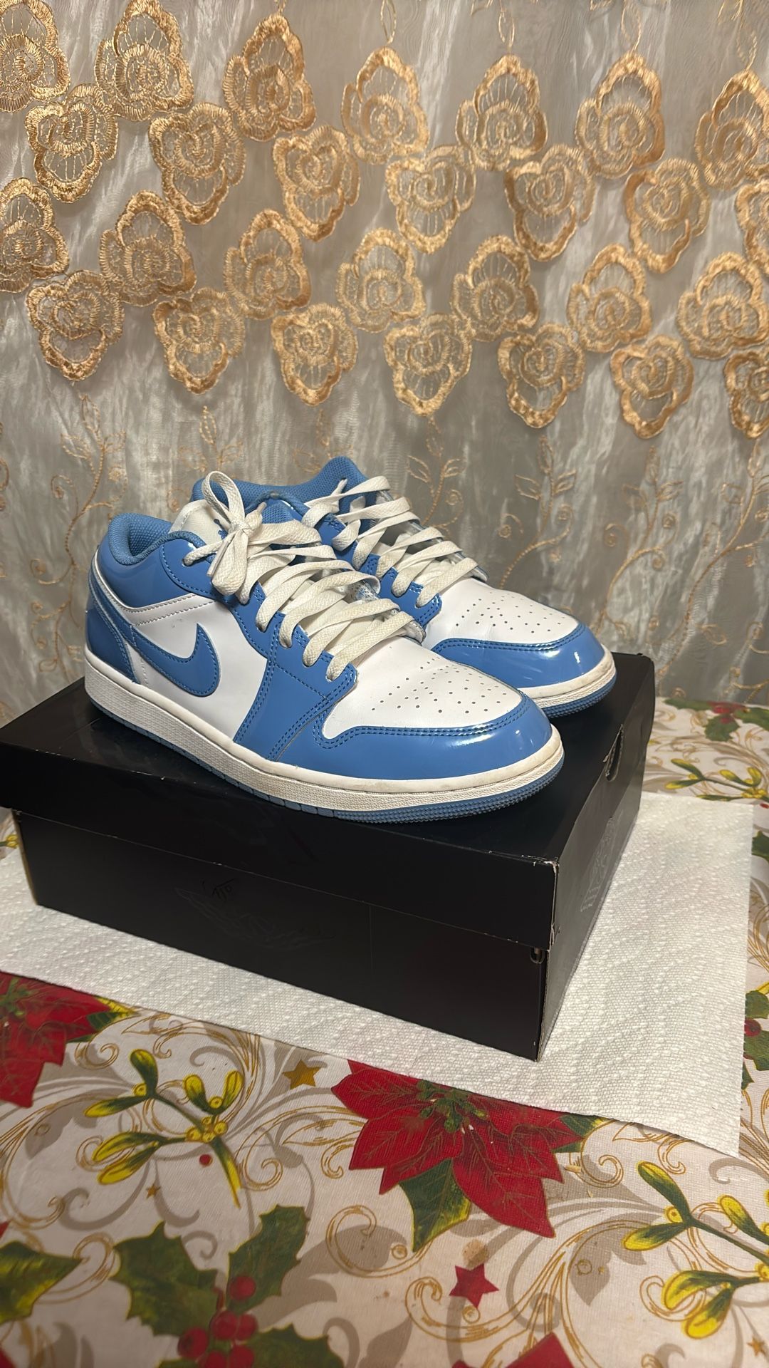 AIR JORDAN 1 LOW SE. White/Legend Blue