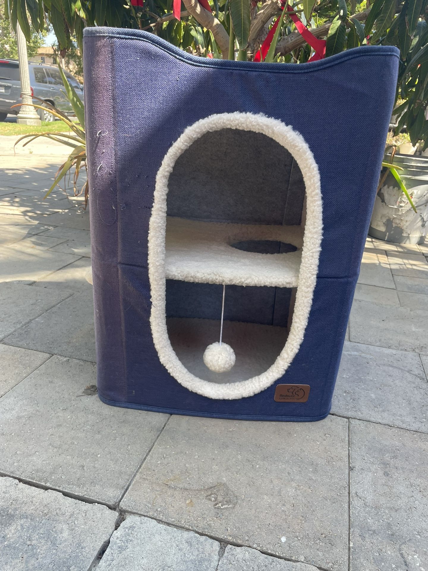 Bedsure 2 Story Cat House - Cat Bed Condos for Indoor Cats with Scratch Pad and Fluffy Ball Hanging