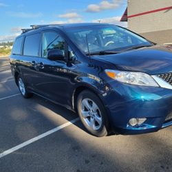 2012 Toyota Sienna