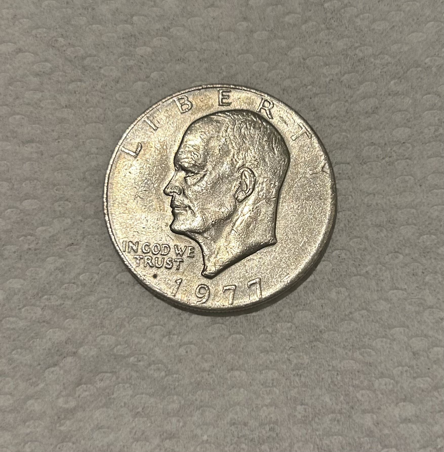 1977 ONE Dollar Coin Eisenhower 