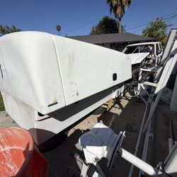 Maranda M-170 Fiberglass Service Capsule / Camper Shell