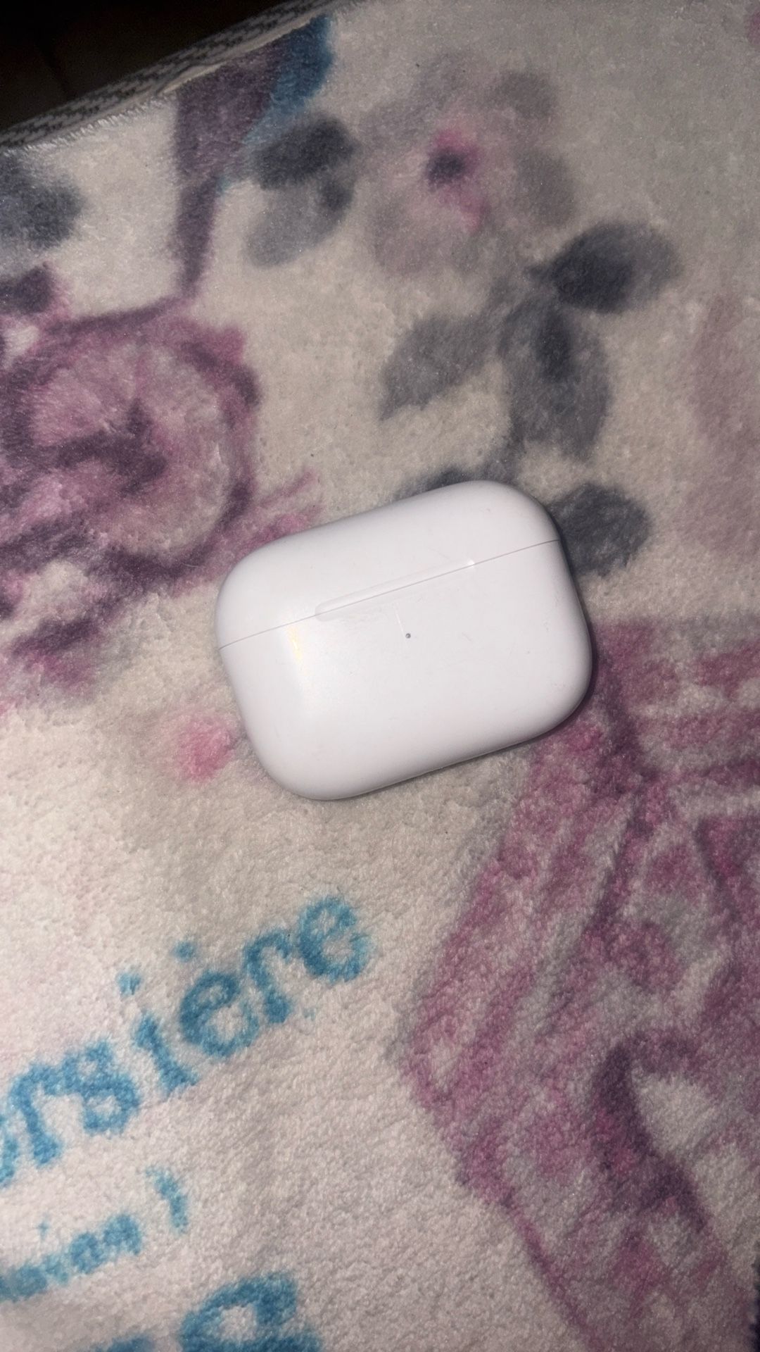 airpods (headphones)