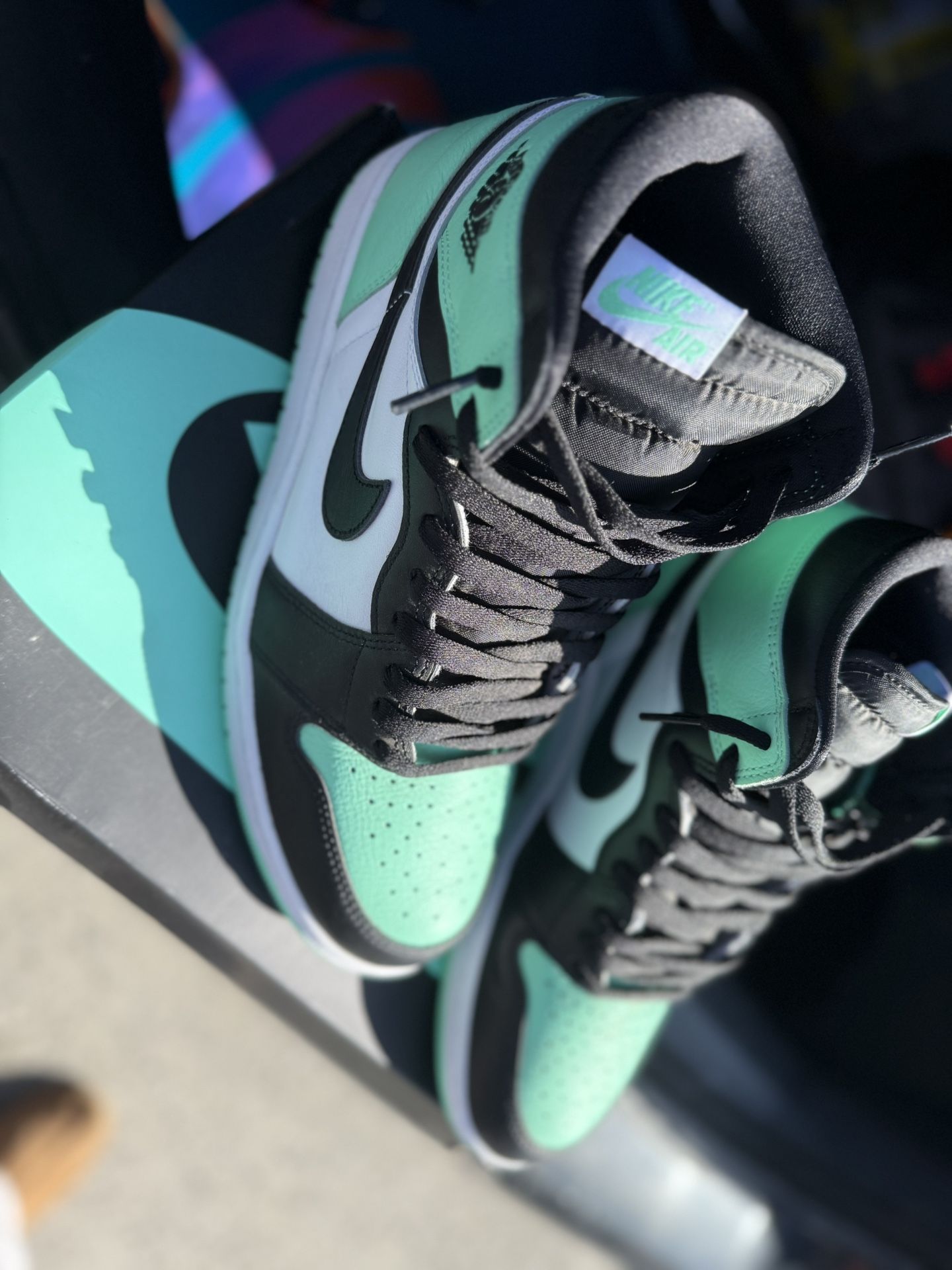Jordan 1 retro high OG green glow