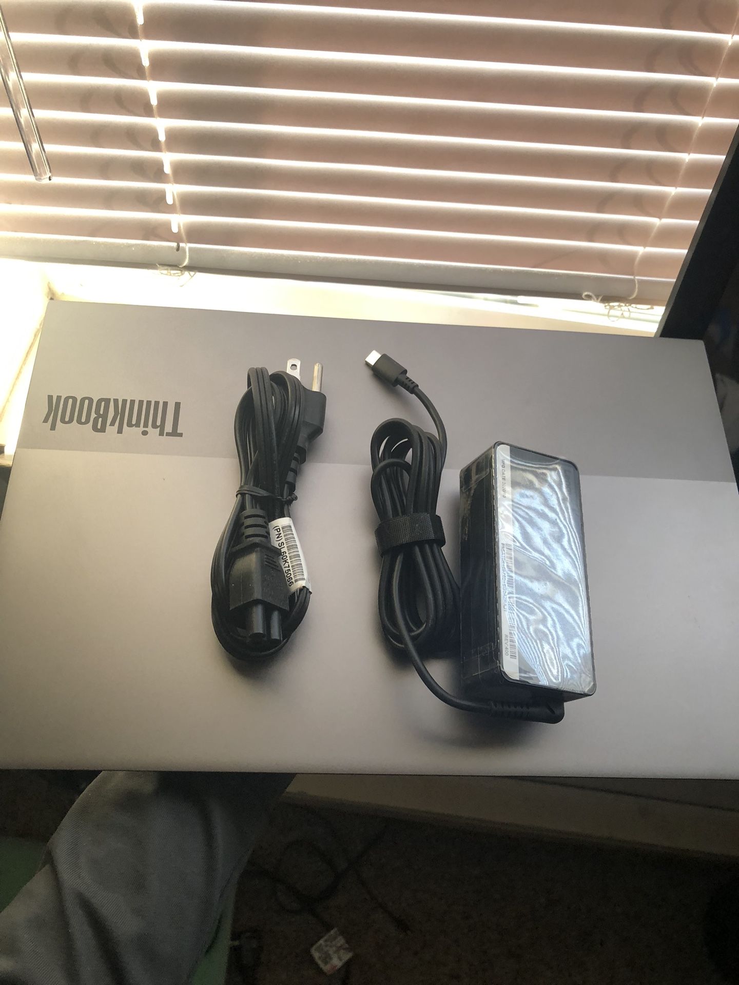 Lenovo Thinkbook 15 Ryzen 3 4300u 8gb 15.6”