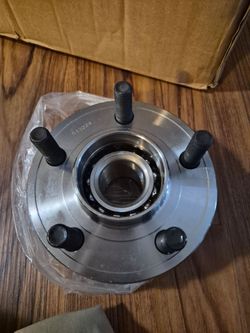 Front wheel hub bearings
