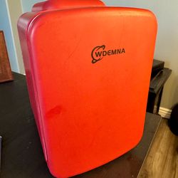 Mini Refrigerator WDEMNA