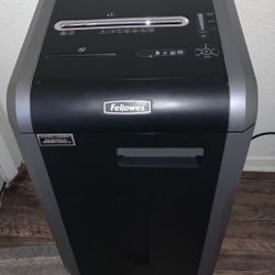 Large Working Fellowes Shredder