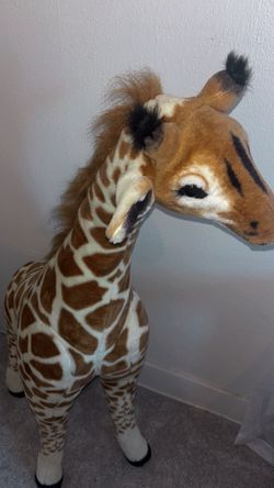 Melissa and Doug giraffe