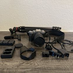 Fujifilm Xt5 With Accessories 