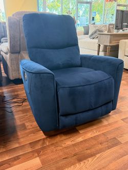 CLEARANCE Velma Power Rocker Recliner