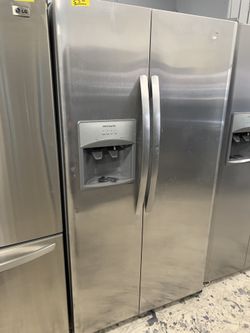 Frigidaire side by side in stainless steel