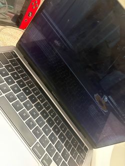Apple MacBook Pro – Damaged Screen