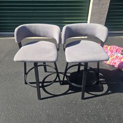 2 Barstools