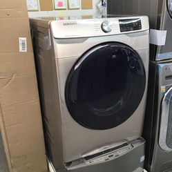 New Scratch And Dent Samsung Dryer. 1 year Warranty 