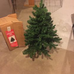 Christmas Tree 4-Foot Canadian Fir and Box For Storage
