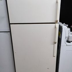 Good Working Fridge That Comes With A 60 Day Guarantee 