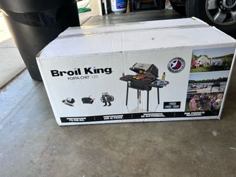 Brand New In Sealed Box Broil King Porta-Chef 120