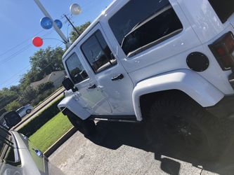2017 Jeep Wrangler unlimited winter only 7000 miles just bring id or dl and last pay stub