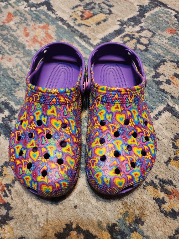 Lisa Frank Crocs W4/M6