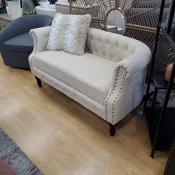 Loveseat 