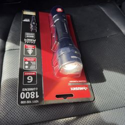 HUSKY 1800 Lumens Dual Power LED Rechargeable Tactical Focusing Flashlight