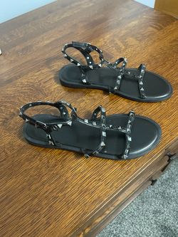 Black gladiator sandals