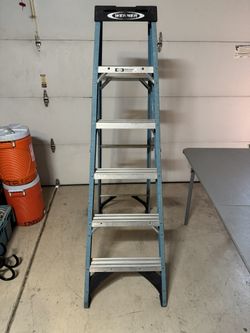6’ Folding Ladder