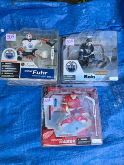Hockey figurines!