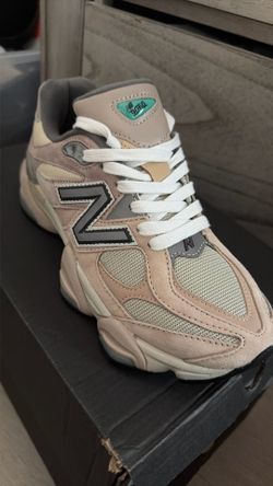 NEW BALANCE 9060