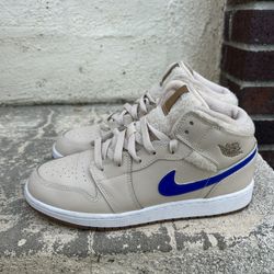 Jordan 1 Mid