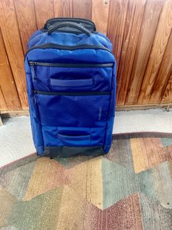 Samsonite wheeled pull behind luggage