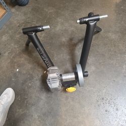 Saris Fluid 2 Indoor Bike Trainer