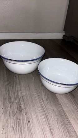 Ceramic bowls