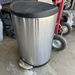 Simple Human Semi-round Step Can 