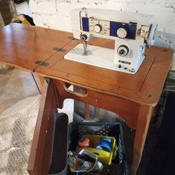 Antique Sewing Machine Great Condition 