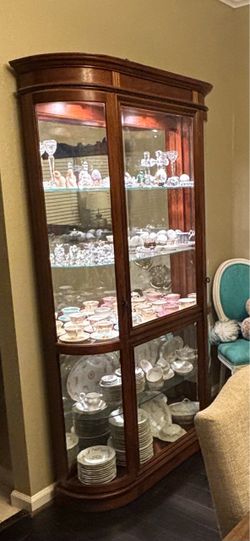 Curio Cabinet, Large