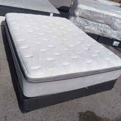 Queen Pillowtop Mattress And Box Spring 
