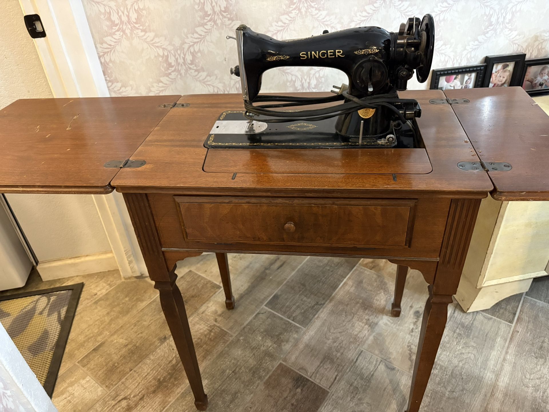 Vintage Singer 15-91 Sewing Machine with Cabinet