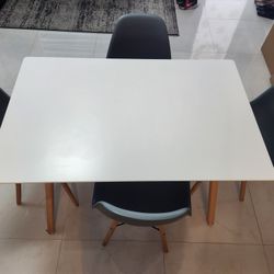 Dinning Room Table And Chairs 