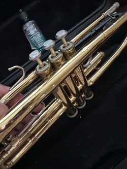 Bach TR300 Student Trumpet with 5C and 3C Mouthpieces