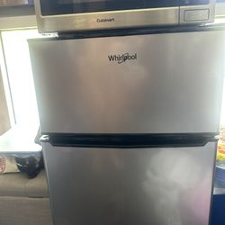 Mini Fridge 