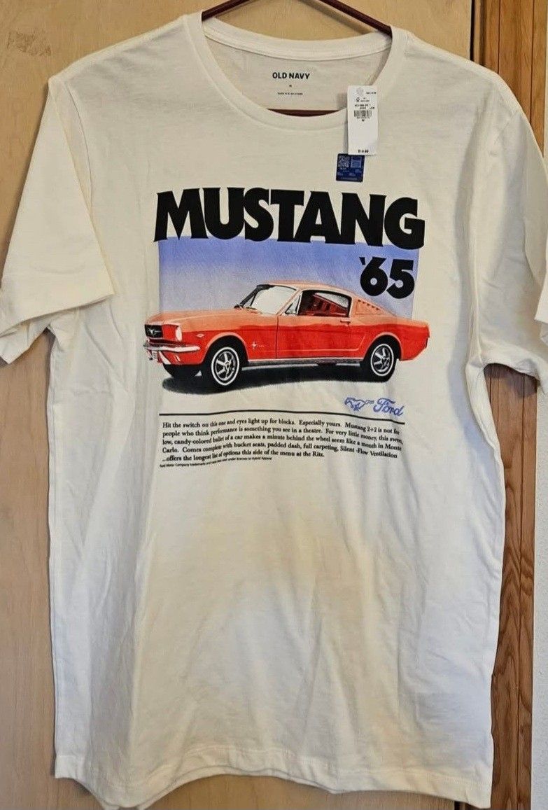 Classic 65 Ford Mustang old navy shirt size M
