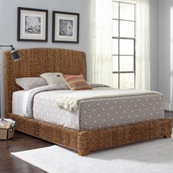 NEW HAND WOVEN BANANA LEAF QUEEN BED & STORAGE OTTOMAN ! MINAS HOME FURNITURE 