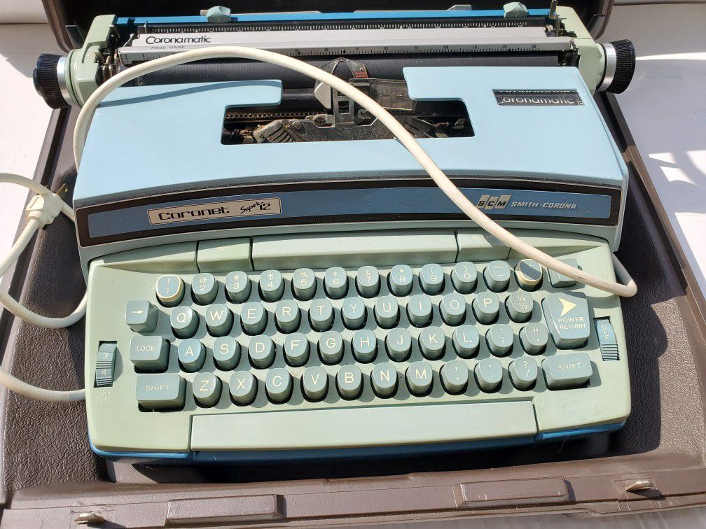 Typewriter/ Smith Corona