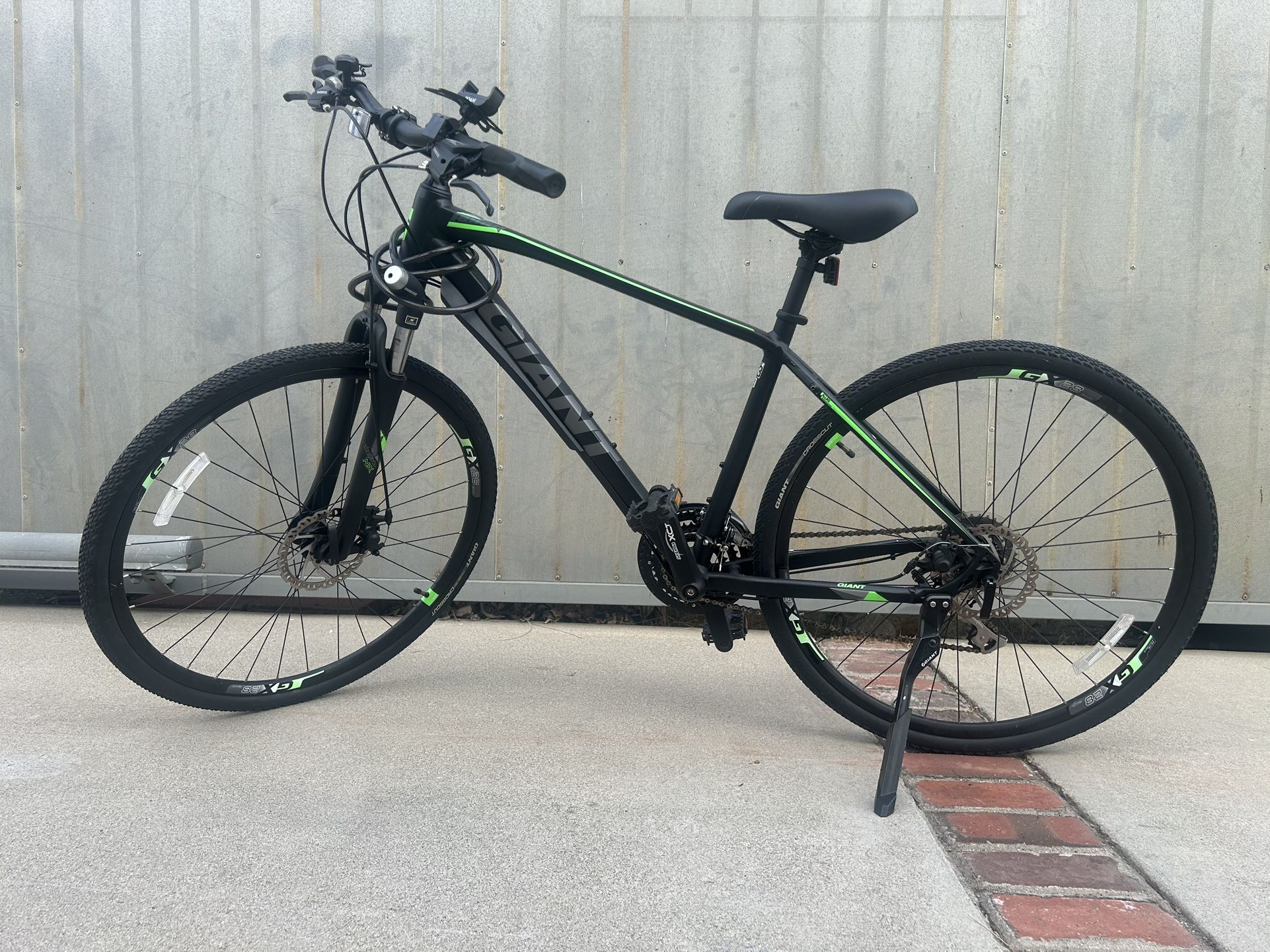 Giant Roam Disc 3 Adventure Bike