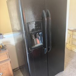 Frigidaire Black Side-by-Side Refrigerator 26 Cu Ft