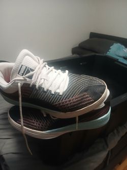 Tennis Shoes