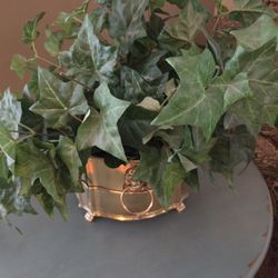 Decorative Planter /Artifical Ivy