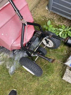 Wide Basket Broadcast Spreader