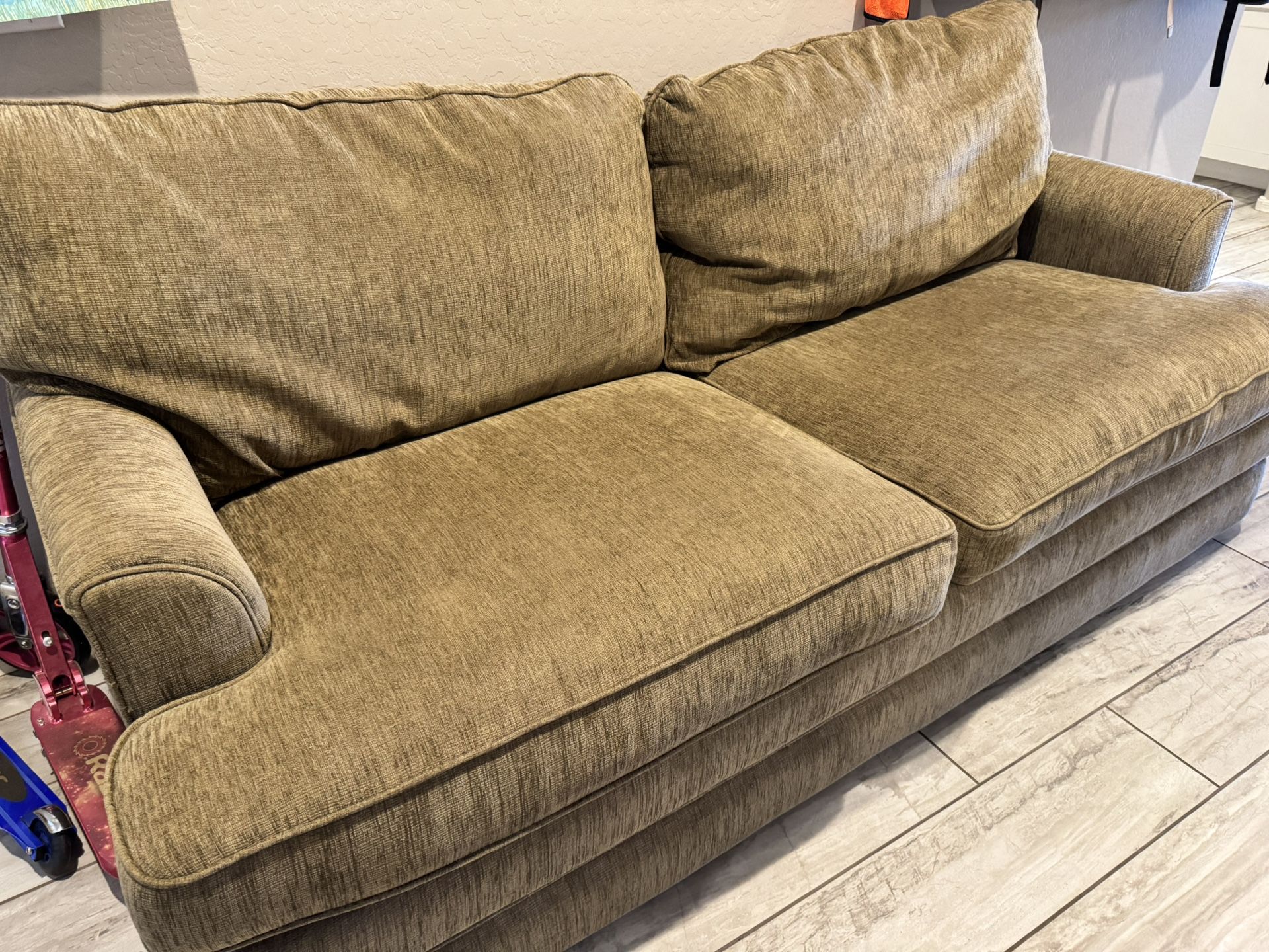La-Z Boy Slumber Air Sleeper Sofa ($2,100 New)